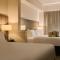 The Point Hotel & Suites