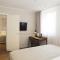Envoy Hotel