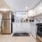 Modern Urban Escape -King Bed -Pet Friendly - Free Parking & Netflix - Fast Wi-Fi