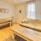 Host & Stay - Sail Away - Whitstable
