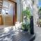 Unit 9 Andari Fantastic Holiday Apartment in Sunshine Beach Stunning Views Opposite Beach Access