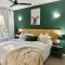 Luxury 2 Bedroom apartment, Treetop views, Resort with 4 swimming pools