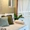 Luxury 2 Bedroom apartment, Treetop views, Resort with 4 swimming pools