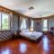 Luxurious 6 Bedroom Mansion Close To Beach CAS