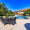 Luxurious 6 Bedroom Mansion Close To Beach CAS