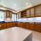 Luxurious 6 Bedroom Mansion Close To Beach CAS