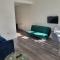 NEW 1 BED FLAT IN DARTFORD AIRPORT PICK,DROP AVAILABLE- 40 Mins into London -FIBRE BROADBAND-10 MINS WALK TO CITY CENTRE