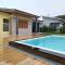 Casa Com Quatro Dormitórios Pertinho Do Mar Em Capão Da Canoa - Capão da Canoa