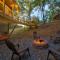 Cozy Treehouse w Hot Tub, Fire Pit, Pet Friendly, Lake Access - Morganton
