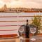 Rooftop 2 BDR Apartment with 360-Degree Views