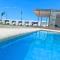 Casa Familiar a Pasos del Mar Playa y Felicidad