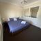 Spacious resort style property with pool in Mudgee - Rest Easy Mudgee Villa