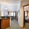 Comfortable Mountain Adventure Condo at Zephyr Mountain Lodge with Village View condo - 冬季公园