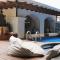 Los Pilares Hotel
