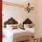 Los Pilares Hotel