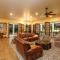 Luxury Golf Course Private Retreat with Heated Swimming Pool - 马蹄湾