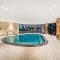 Rest SkyHigh Melbourne Qtr Collection