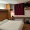 Brit Hotel La Bonne Etape - إيفرو