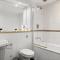 Enchanting Bristol Abode -Sleeps 6 with Balcony! - Бристоль