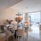Daniels Stunning 2BR with Full Sea View at Five - Dubaj