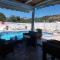 Villa Fantasia- Less than 5-Min Walk to Kalivaki Beach