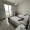 F8 Room 3, Private Room two single beds shared bathroom in shared Flat - Msida