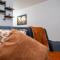 Spacious 2 Bedroom 6 Minute Drive from Huddersfield Town Centre - Ideal Stay