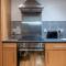 Spacious 2 Bedroom 6 Minute Drive from Huddersfield Town Centre - Ideal Stay