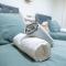 Spacious 2 Bedroom 6 Minute Drive from Huddersfield Town Centre - Ideal Stay