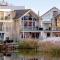 Pennyroyal Lodge HM31 Lakeside Spa Property - Somerford Keynes