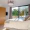 Natures Retreat HM99 HOT TUB Lakeside Spa