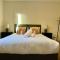 Super Apartment next to Bicester Village Sleeps 4 - 比斯特