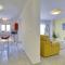 Strandnahe Villa mit privatem Pool, WLAN, Terrasse, Grill