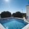Exklusive Villa mit privatem Pool 50 Meter zum Strand - 普耶斯察纳乌瓦拉