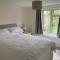 Bryntirion Farmhouse Apartment with Hot Tub - Llanfair Caereinion