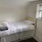 Bryntirion Farmhouse Apartment with Hot Tub - Llanfair Caereinion