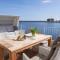 Marina Lounge