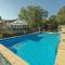 Cottage Farm house with swimming pool - London