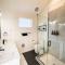Central Seattle Peaceful Private Retreat 10 Mins Walk From Groceory Store