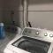 Townhouse, 2 bdrm, 2.5 bthrm, 2 qn bds/2 levls