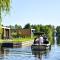 Modern holiday home on the water in a holiday park near the Loosdrechtse Plassen - Nieuw-Loosdrecht