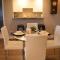 1-Bedroom Seaview Guesthouse on Seattle Luxury Estate with Views of Olympic Mountains