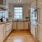 2-Bedroom Stunning, Modern & Spacious Apartment, near Ocean Village, Central Southampton, SUMMER OFFER AVAILABLE - by Blue Puffin Stays