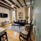 Chic Two-Bedroom Apartment on Camp St, New Orleans