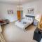 2-Bedroom Stunning, Modern & Spacious Apartment, near Ocean Village, Central Southampton, SUMMER OFFER AVAILABLE - by Blue Puffin Stays