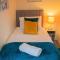 HILLTOP PLACE SUITES , Parkway M1 J33