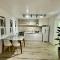 Apartamento estilo Chalé com piscina