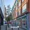Bright & Central Apt - With Great Transport Links