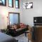 Private Bright Modern Studio! Queen bed !