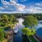 Old Wharf Cottage - Riverside Living with Pool - Wraysbury